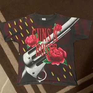 Guns and roses all over print vintage shirt